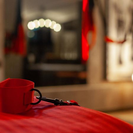 Royal Hot Jucuzzi Apartment Lviv Eksteriør bilde