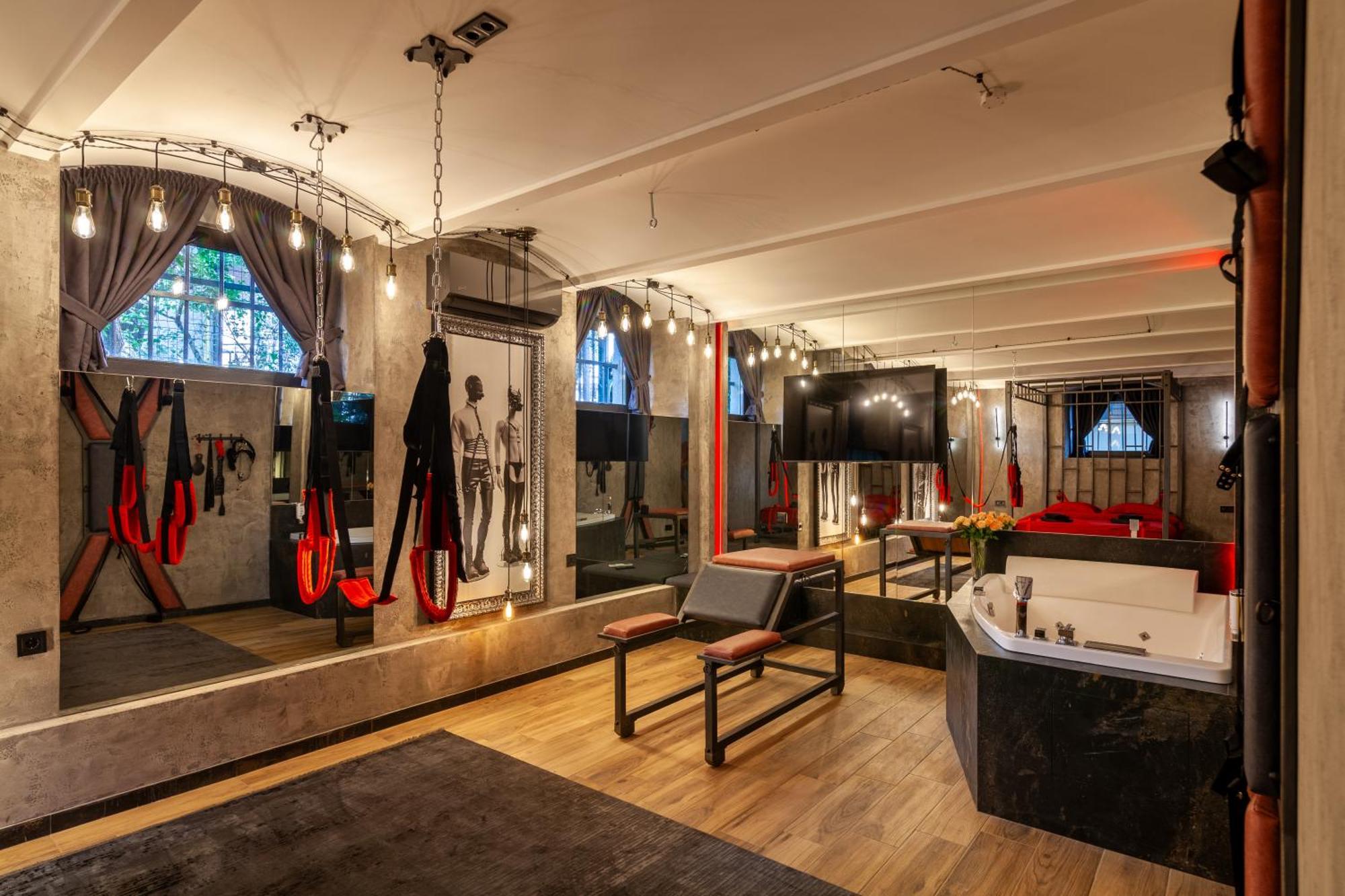 Royal Hot Jucuzzi Apartment Lviv Eksteriør bilde