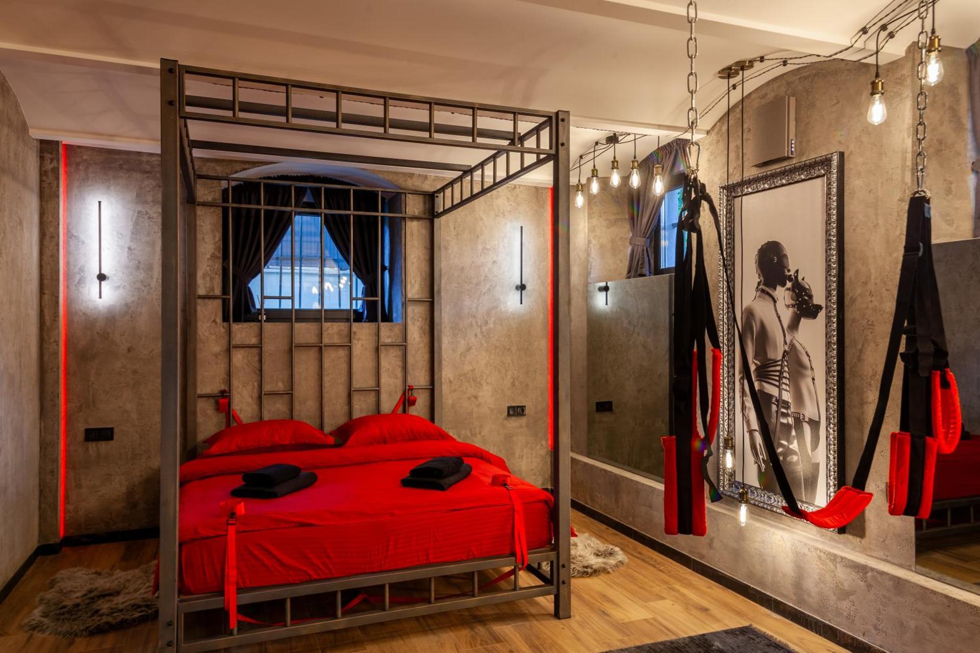 Royal Hot Jucuzzi Apartment Lviv Eksteriør bilde